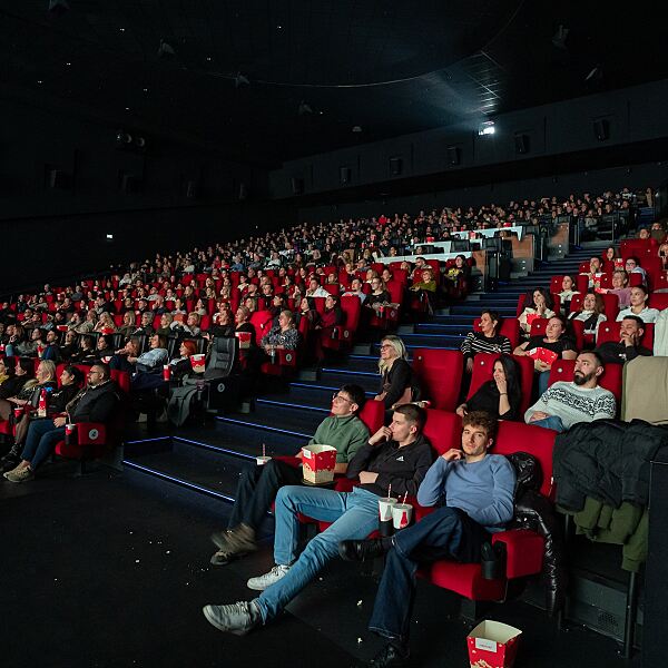 Cine_PA_Erfolgsmeldung Svadba_Presse 7