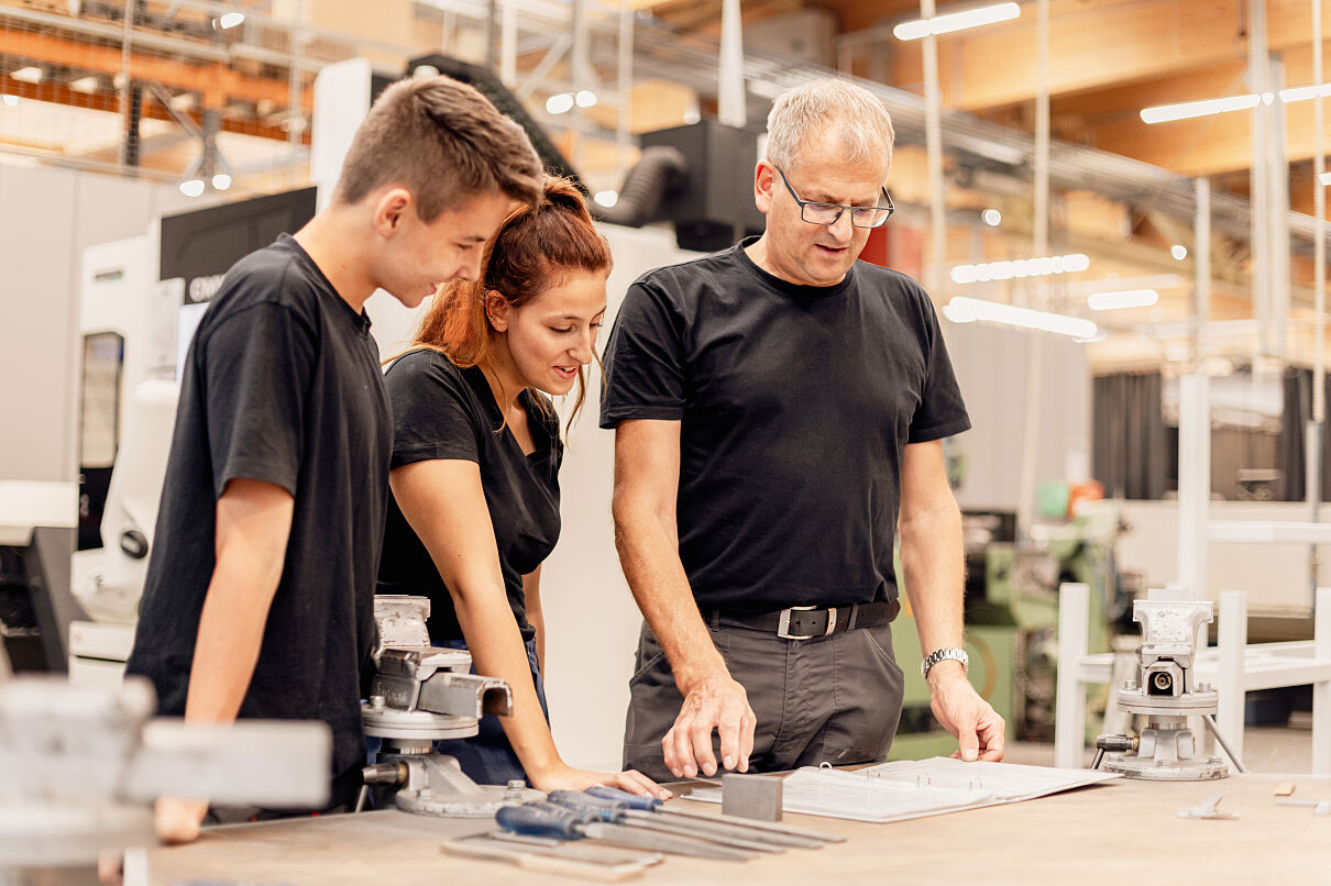 PA_BVST_Lehrlinge_Presse 2.jpg