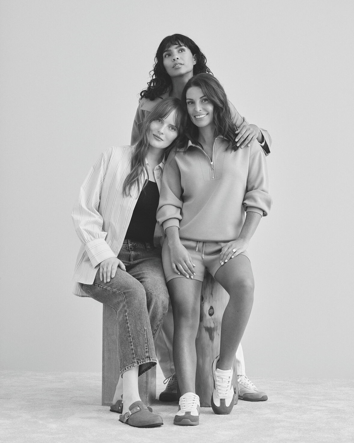 PRMK HALF ZIP £16 €18 470CZK 80LPN 90RON, CR SHORT KHAKI £8 €10 260CZK 43LPN BLKWHT