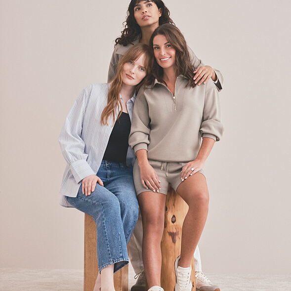 PRMK HALF ZIP £16 €18 470CZK 80LPN 90RON, CR SHORT KHAKI £8 €10 260CZK 43LPN 