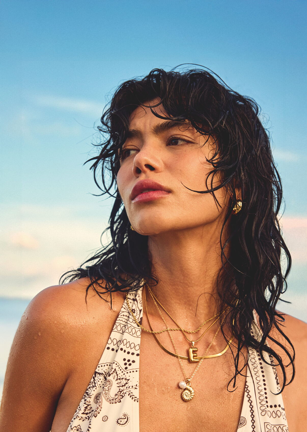 PRIMARK_SS26_20251208_EXTCAMPAIGN_SWIM_D1_7_WATERPROOFJEWELLERY_PI_SHOT010_0055_300DPI_CMYK