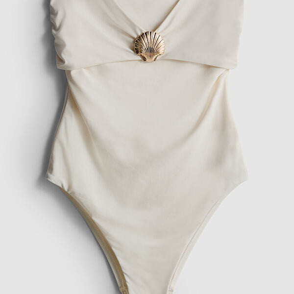 PRIMARK_SS26_PRIMARK_SS26_deutschland-PRIMARK_SS26_shell_hardware_swimsuit_white-14-eur16-usd20-ron80-pln70-czk415-huf6000-ref2277258