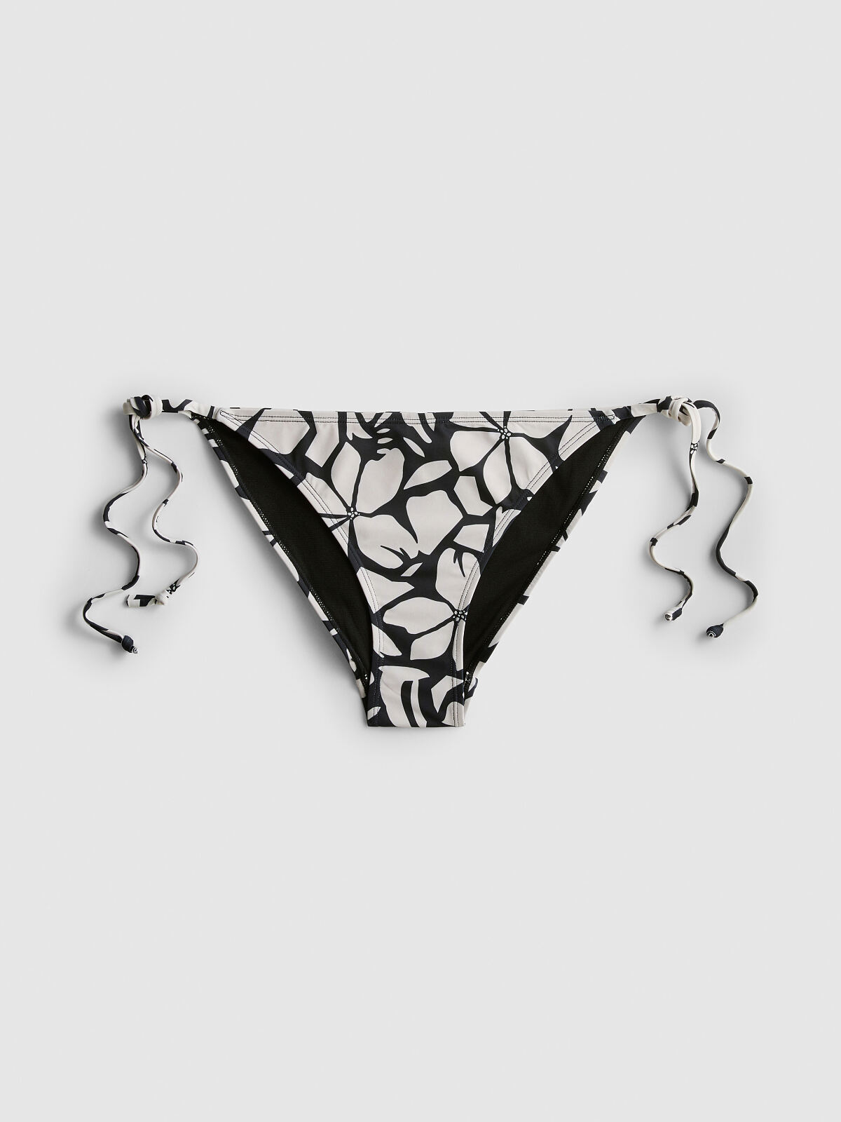 PRIMARK_SS26_PRIMARK_SS26_deutschland-PRIMARK_SS26_printed_mm_tie_side_pant_bw_2.50-eur3-usd3.50-ron15-pln13-czk80-ref2277231