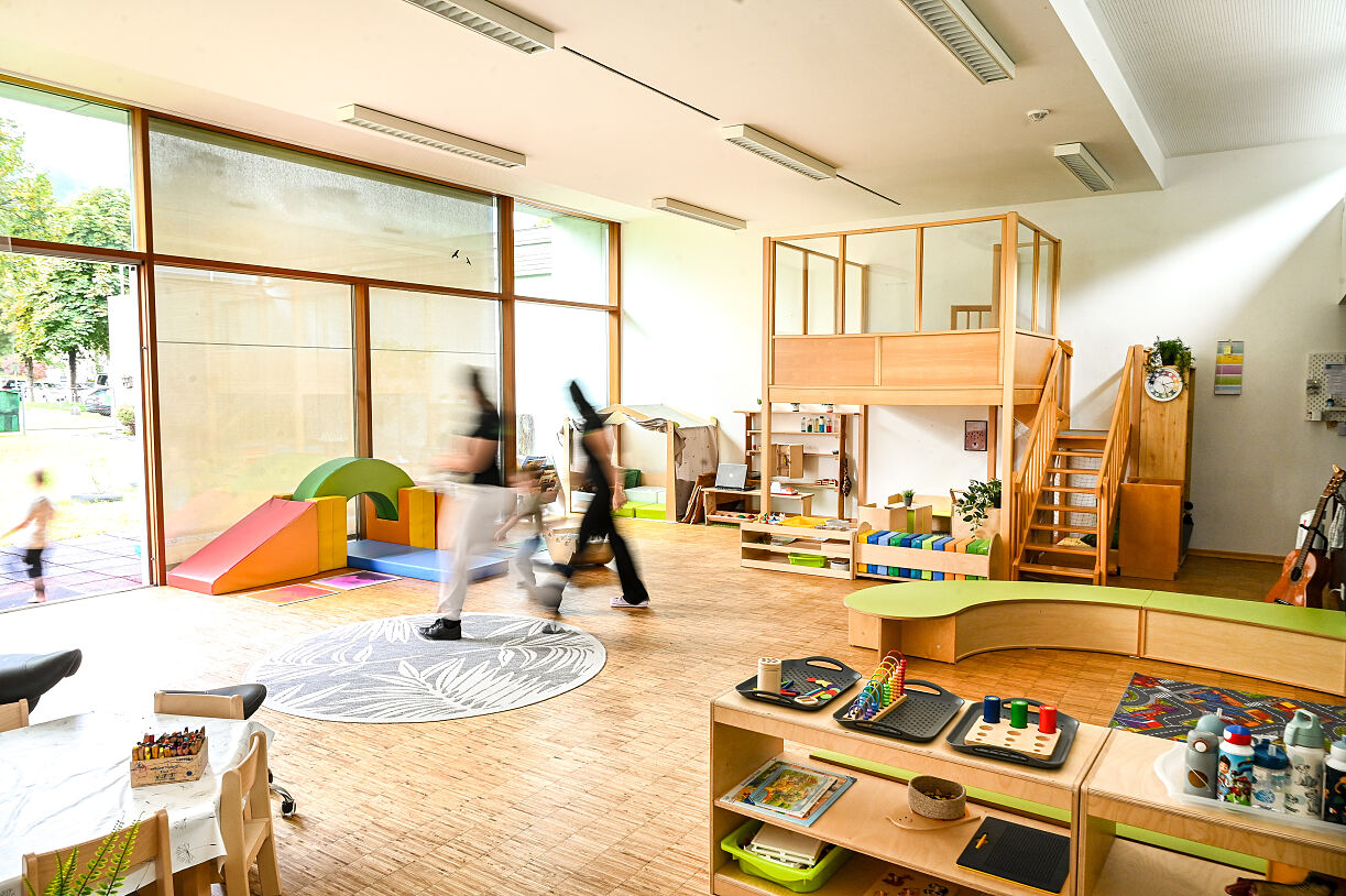 Bild 1: Innenansicht sWalgauer Forscherhüsle