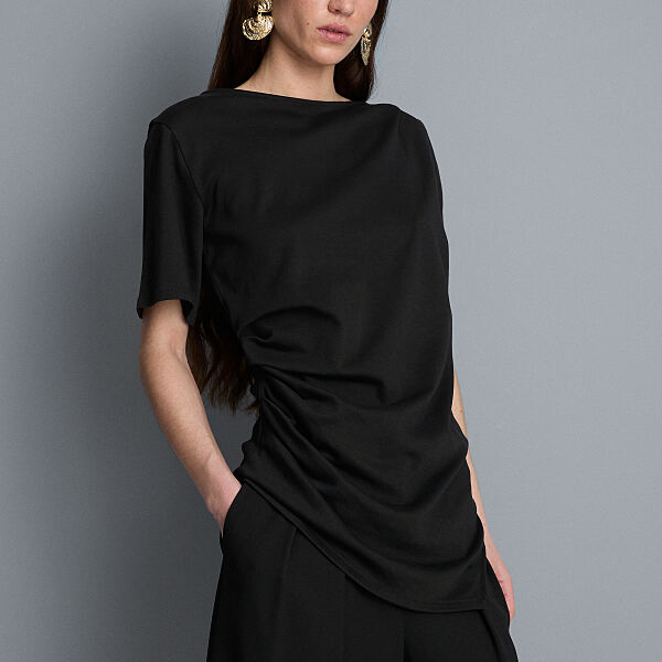 PRIMARK_SS26_primark_deutschland-primark_asym_tee-10-eur12-usd16-ron60-pln50-czk310-5-ref2316729