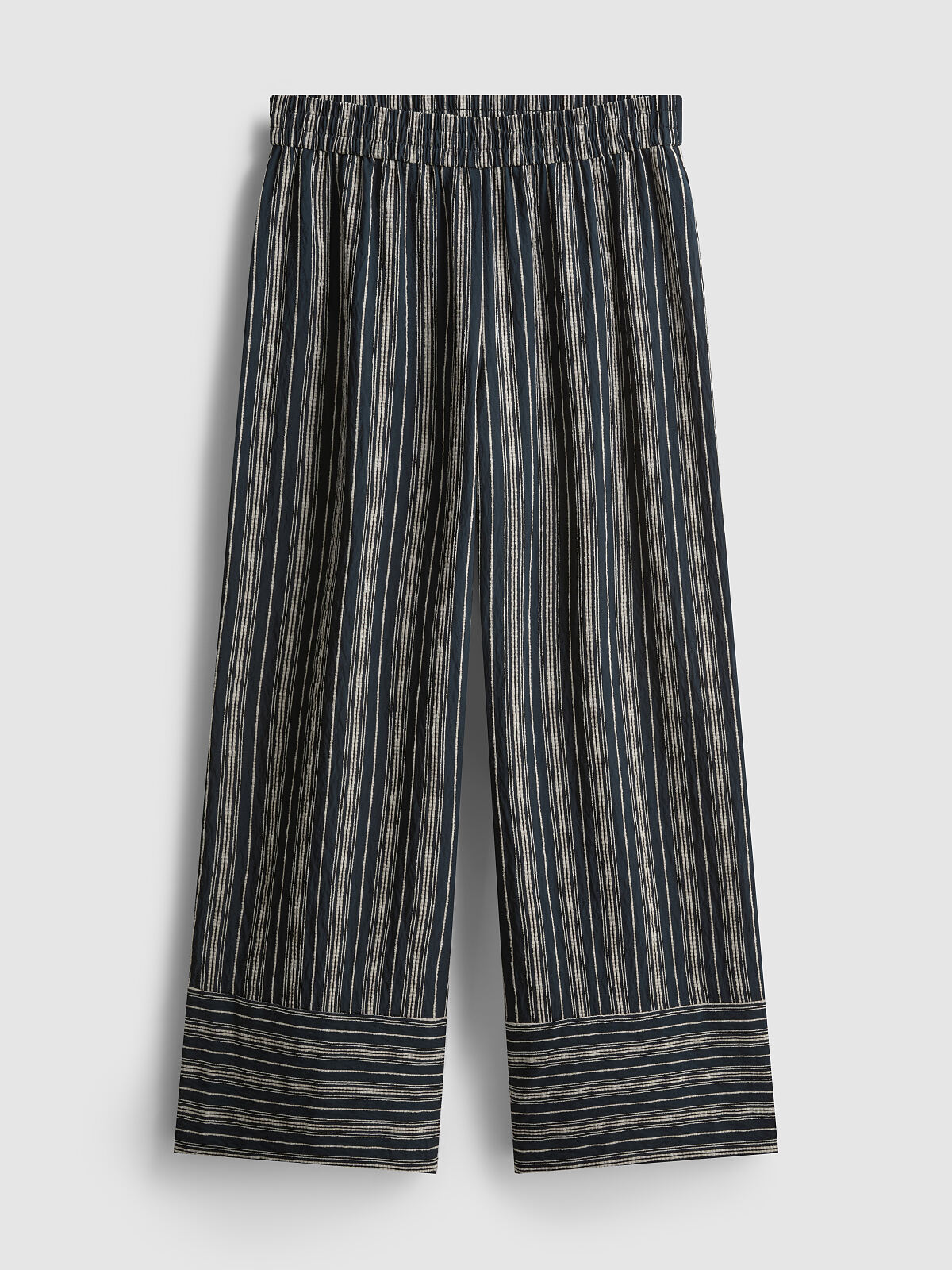 PRIMARK_SS26_primark_deutschland-primark_stripe_textured_trouser-14-eur16-usd20-ron80-pln70-czk415-4-ref2317425