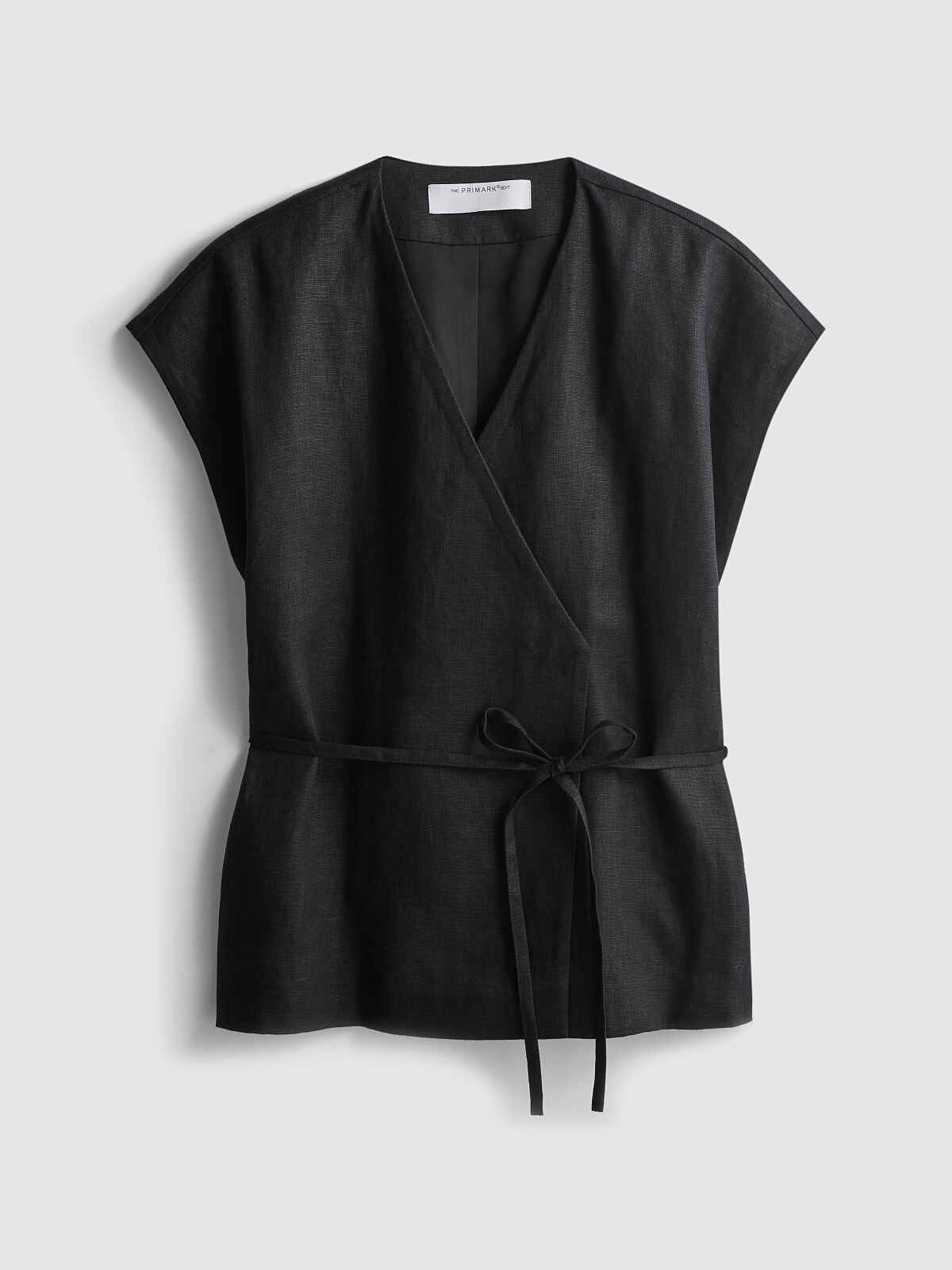 PRIMARK_SS26_primark_deutschland-primark_edit_linen_wrap_top-24-eur26-usd33.50-ron125-pln115-czk675-6-ref2302218 (1)