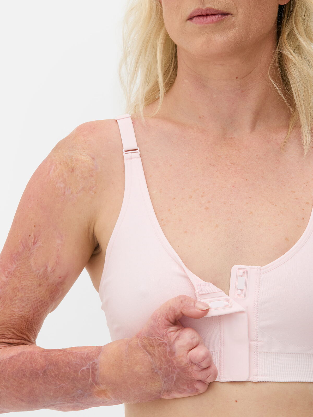 Adaptive SS26_crop_top_pink_10_eur12_usd14_ron60_pln50_czk310-2-ref2322000-2