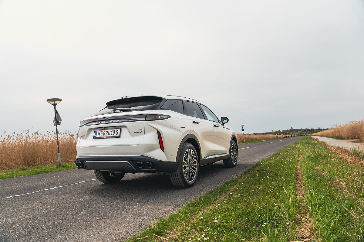 OMODA 9 PHEV
