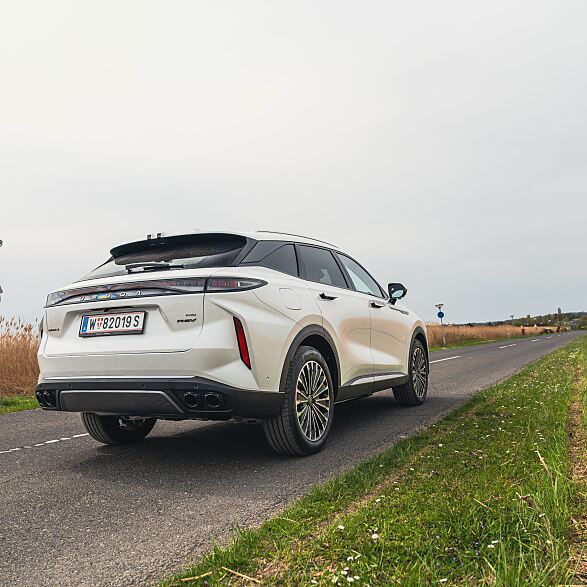 OMODA 9 PHEV