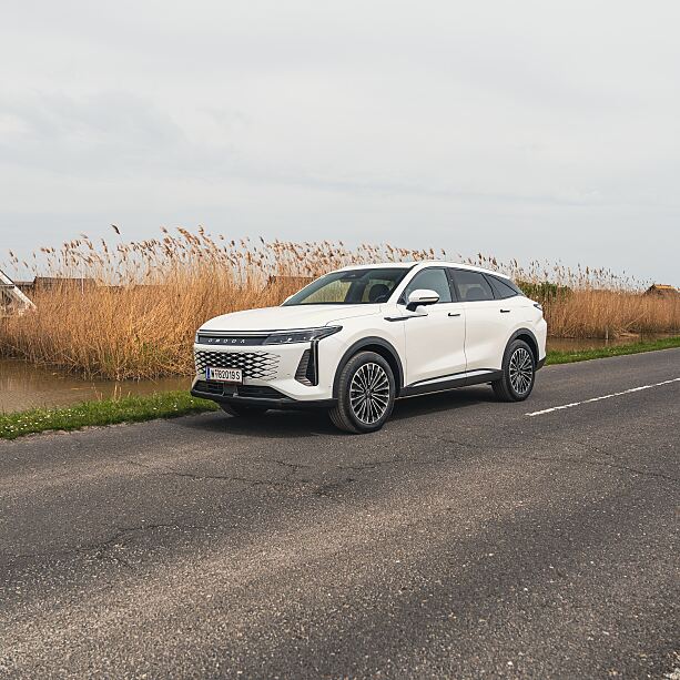 OMODA 9 PHEV