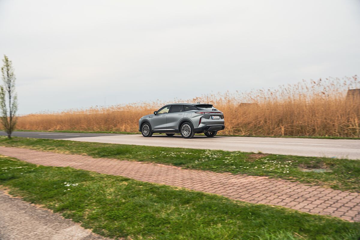 OMODA 9 PHEV