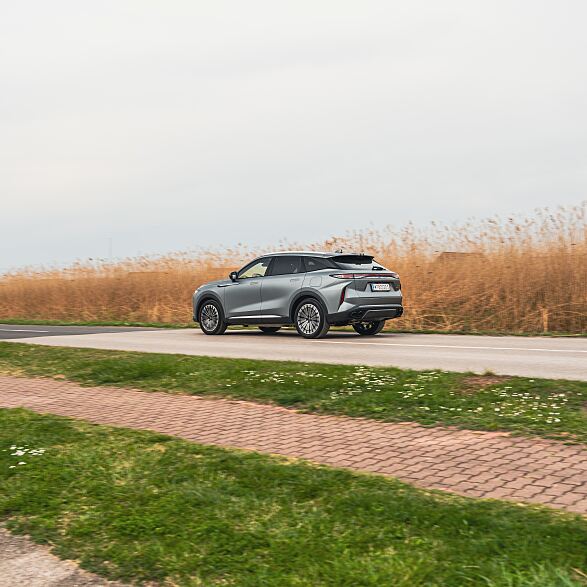 OMODA 9 PHEV