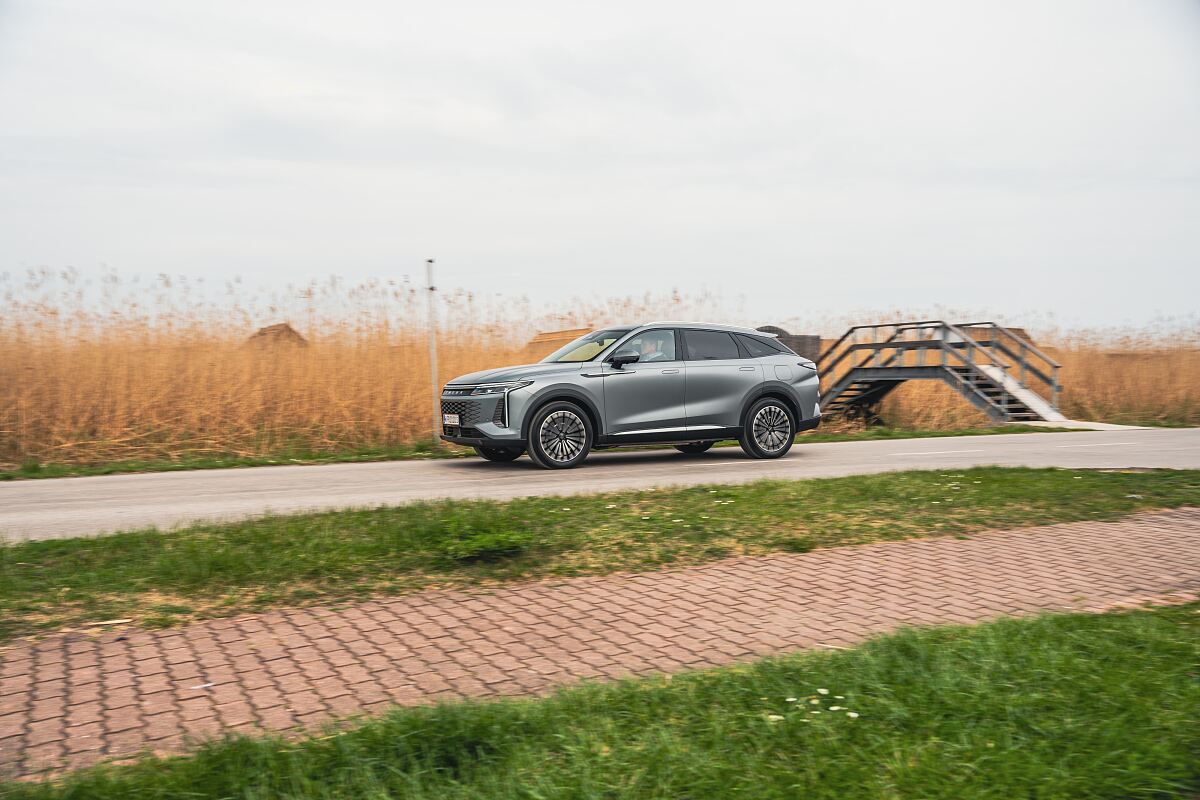 OMODA 9 PHEV