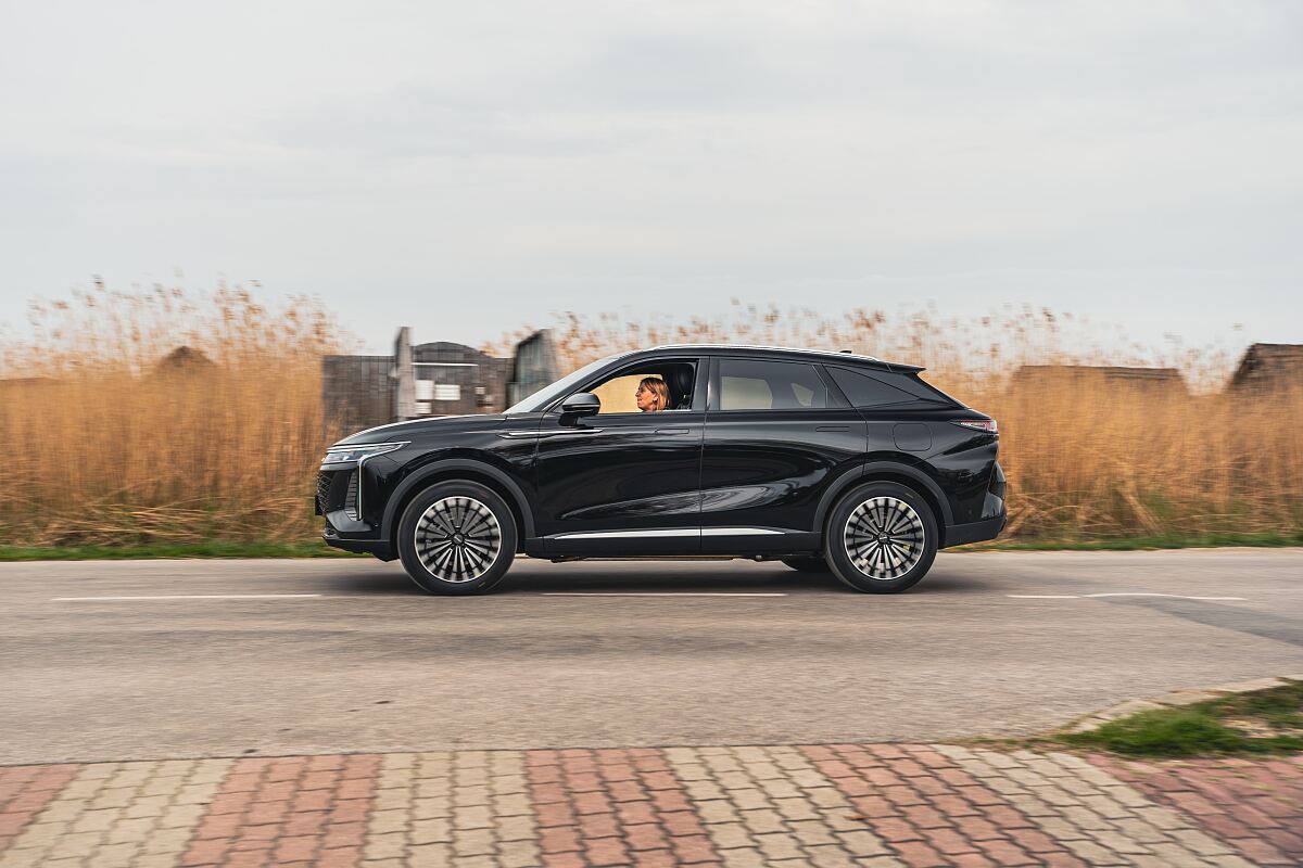 OMODA 9 PHEV