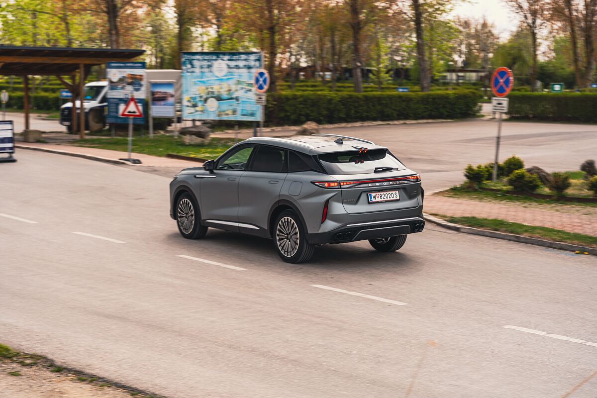 OMODA 9 PHEV
