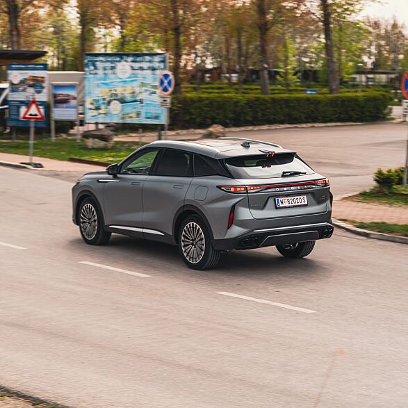 OMODA 9 PHEV