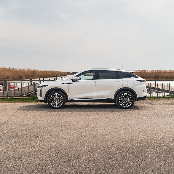 OMODA 9 PHEV