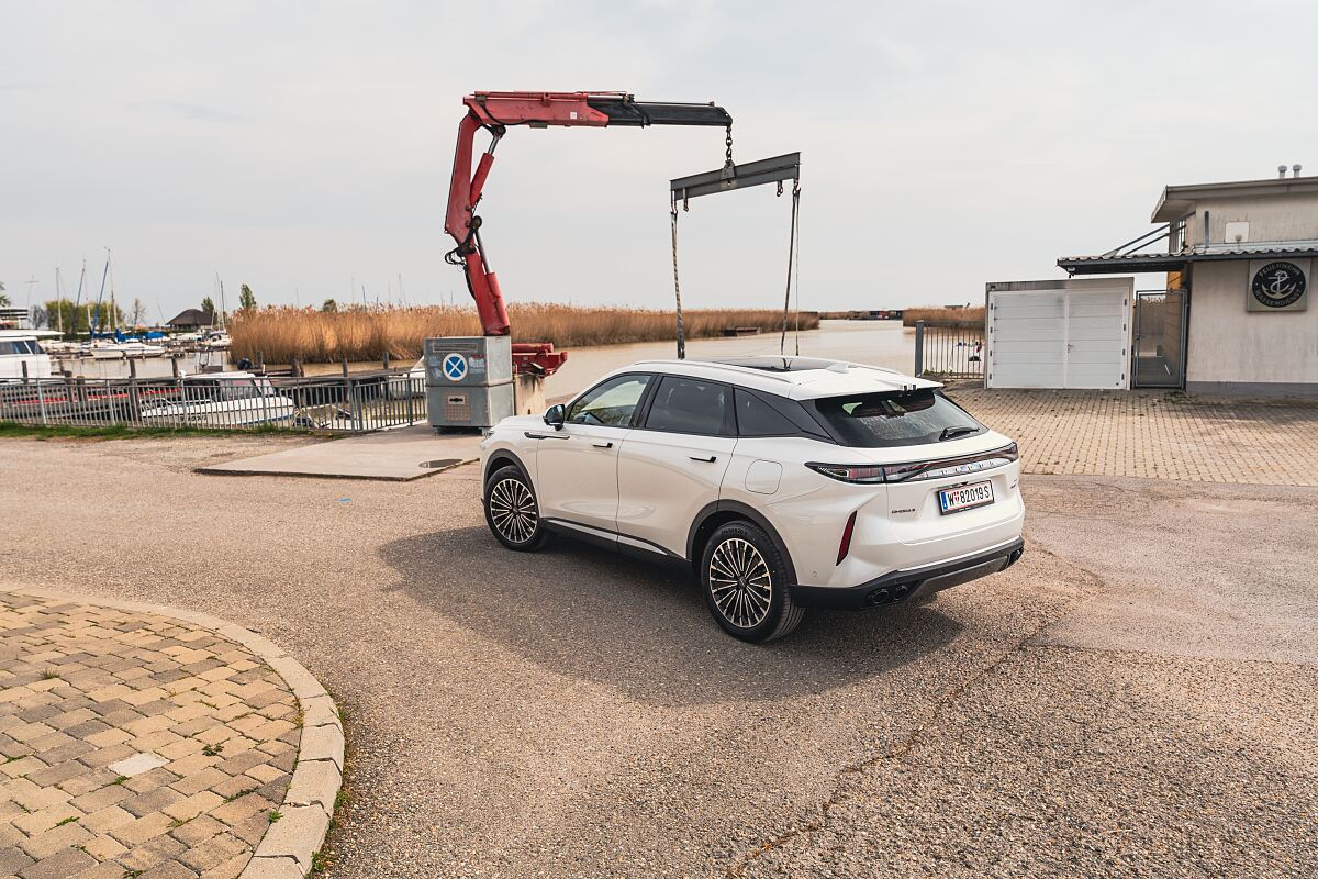 OMODA 9 PHEV