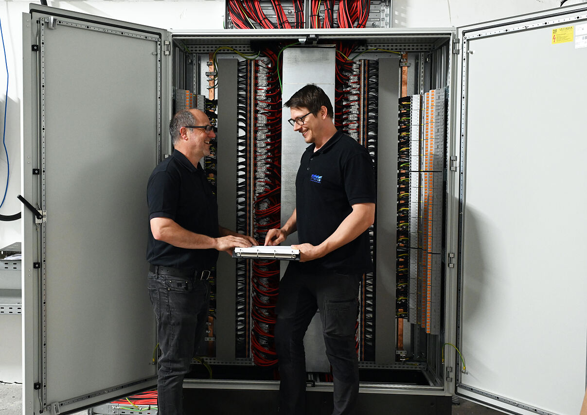 Bild 2: Technikteam Kunert Industriepark bei der Arbeit 