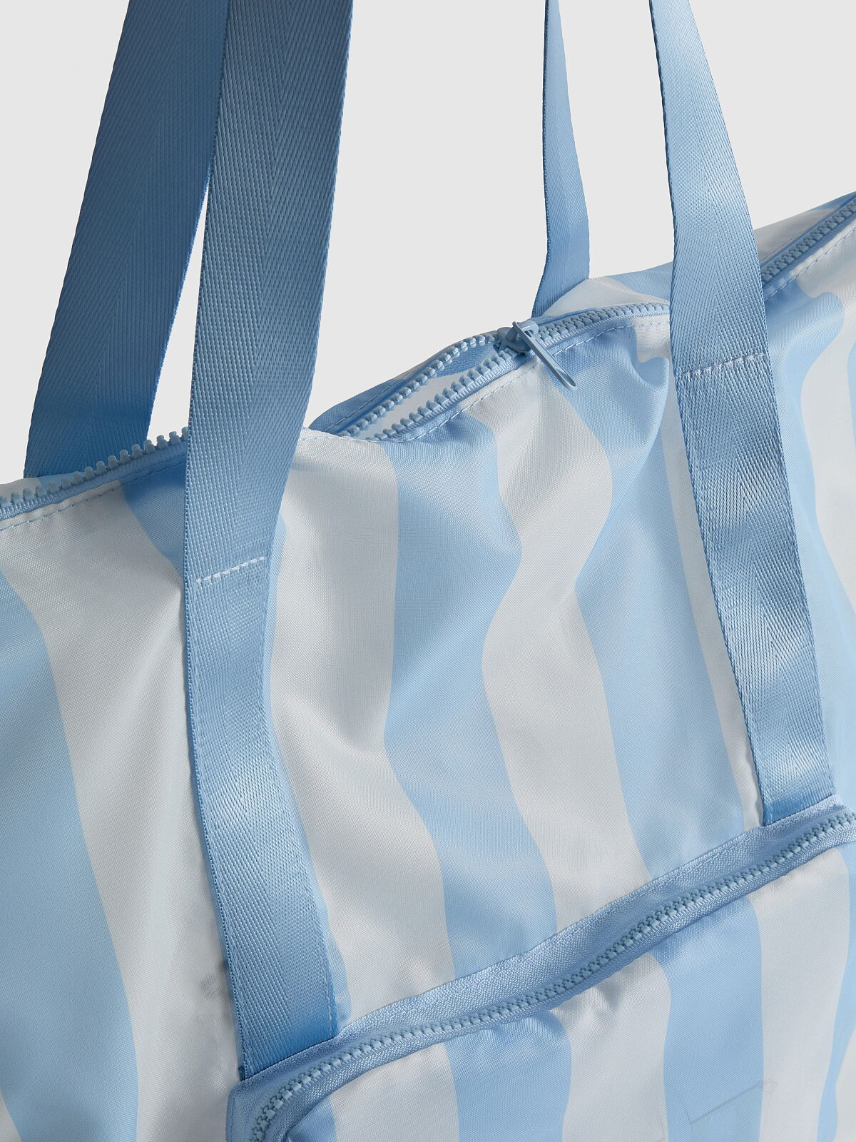 PRIMARK PACK AND GO SHOPPER BAG, £6, €8, $9.50, RON40, PLN34, CZK210 (2)