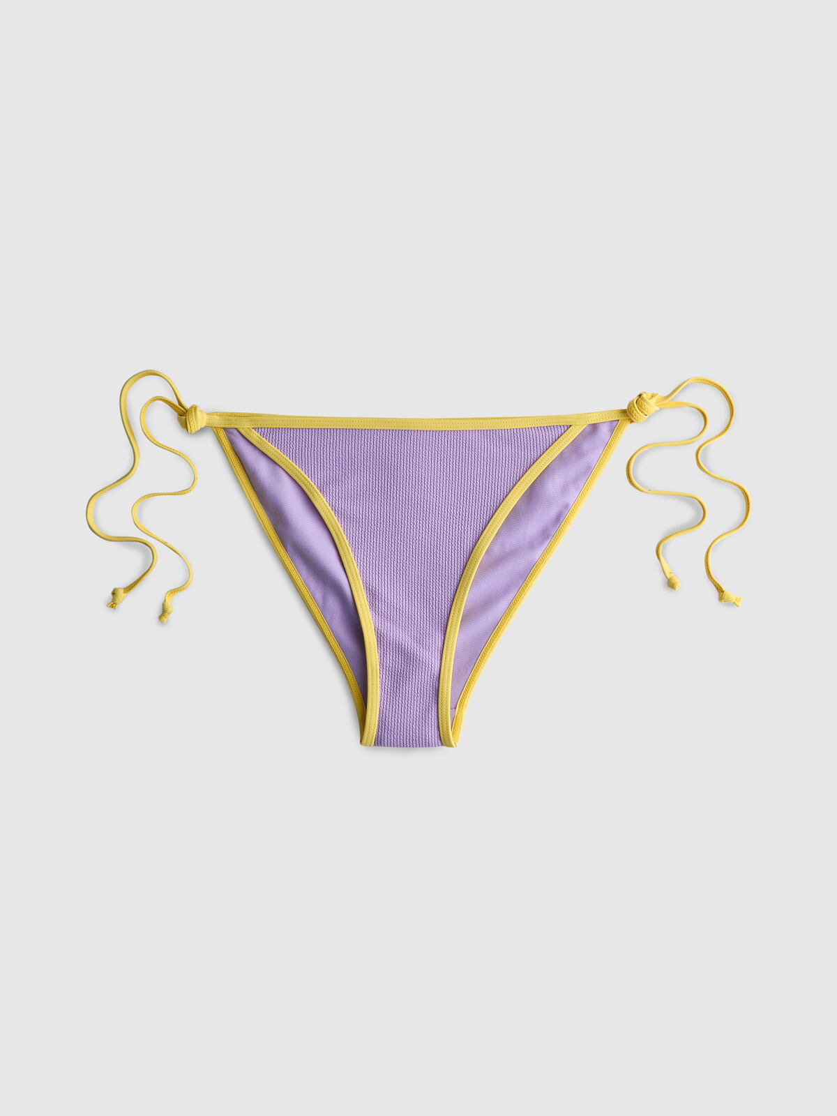 PRIMARK CRINKLE CONTRAST BIKINI PANT, £4, €5, RON25, PLN22, CZK130 (3)