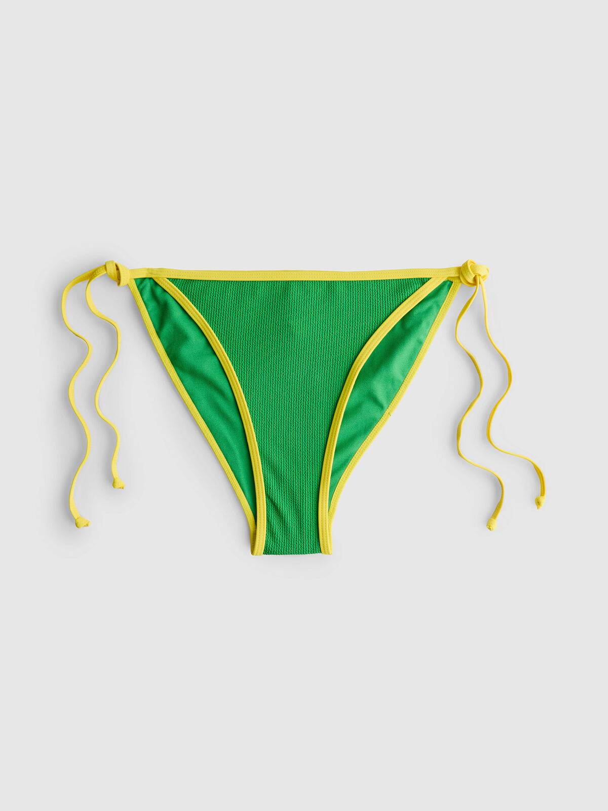 PRIMARK CRINKLE CONTRAST BIKINI PANT, £4, €5, RON25, PLN22, CZK130 (2)