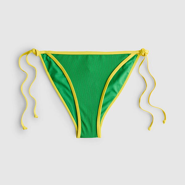 PRIMARK CRINKLE CONTRAST BIKINI PANT, £4, €5, RON25, PLN22, CZK130 (2)