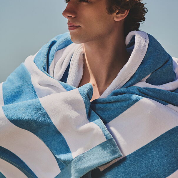 20260311_ExtCampaign_OwningTheSummer_D6_PostcardShorts_PI_Shot125_300DPI_CMYK