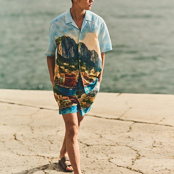 20260311_ExtCampaign_OwningTheSummer_D6_MountainShirt_PI_Shot033_300DPI_CMYK