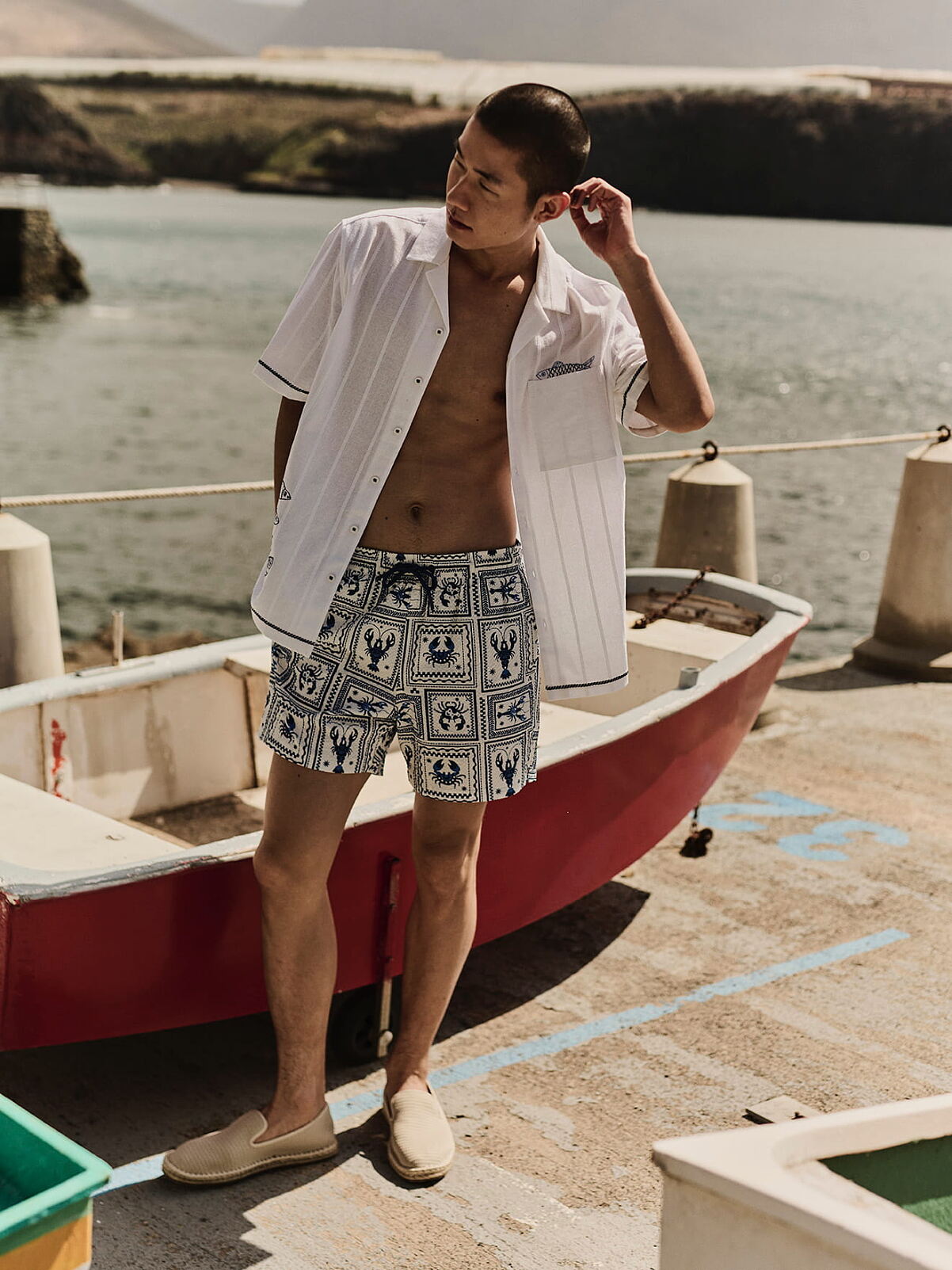 20260311_ExtCampaign_OwningTheSummer_D6_EmbroideredFishShirt_PI_Shot332_72DPI
