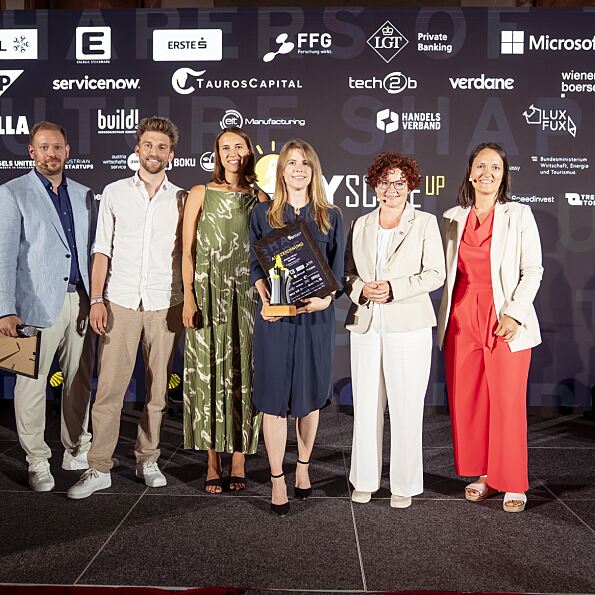 Foto 3 EY Scale-up Award Founder Of The Year Denise Hirner UpNano