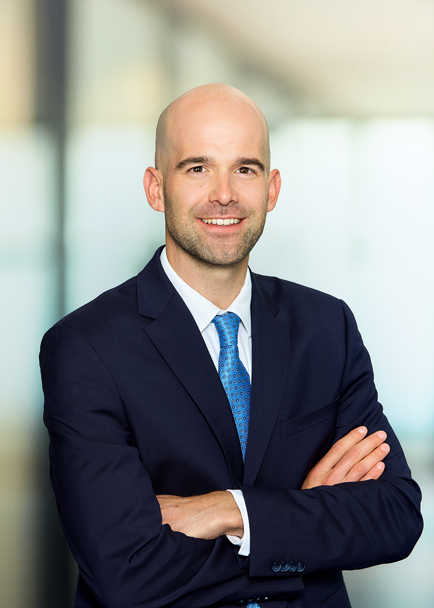 Lukas Straganz, EY Law