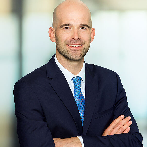 Lukas Straganz, EY Law
