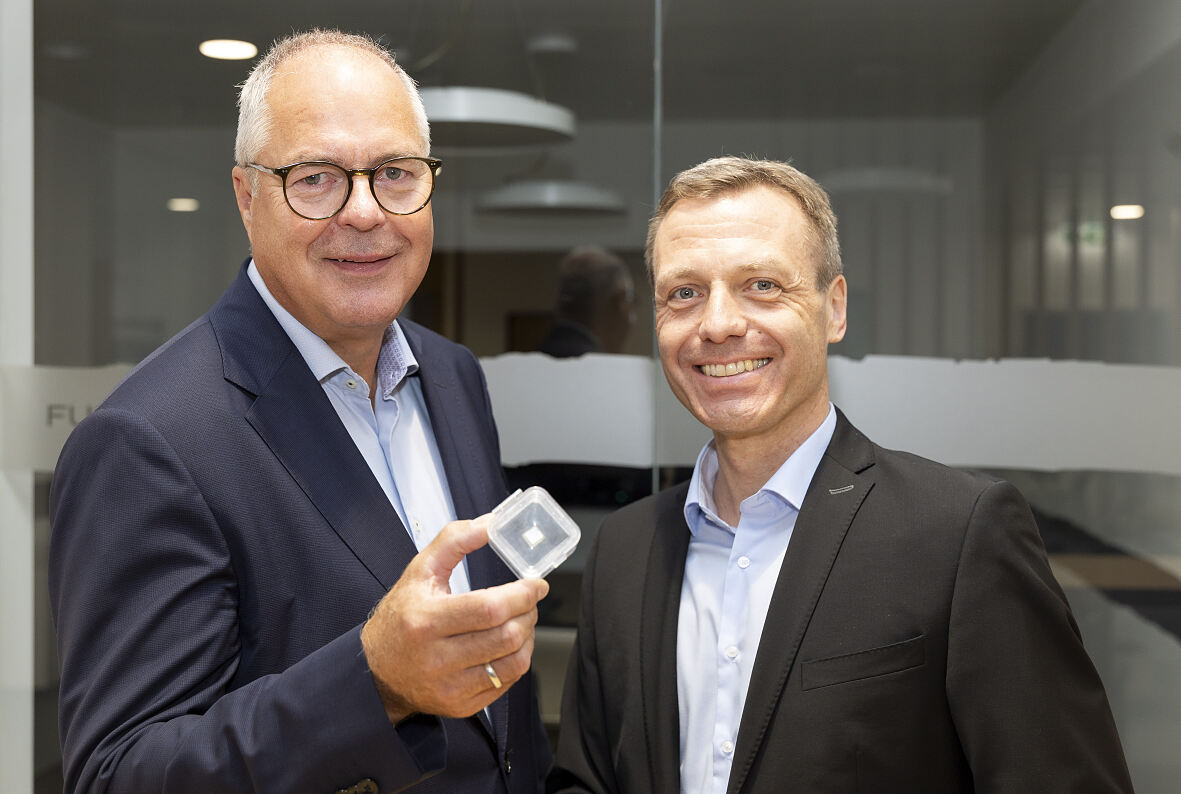 Dietmar Tanzer, President Sony DADC Global, und Markus Streibl, Senior Vice President Optical Elements
