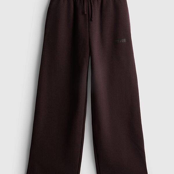 PRIMARK PRESENTS BY COLEEN OPEN HEM JOGGER, BROWN £12, €16, €(NE)18, RON80, PLN70, CZK415