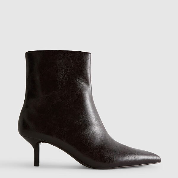 PRIMARK PRESENTS PAU ECHE POINTED KITTEN HEEL, £18, €22,NE ONLY €24, $28, PLN105 , HUF9000