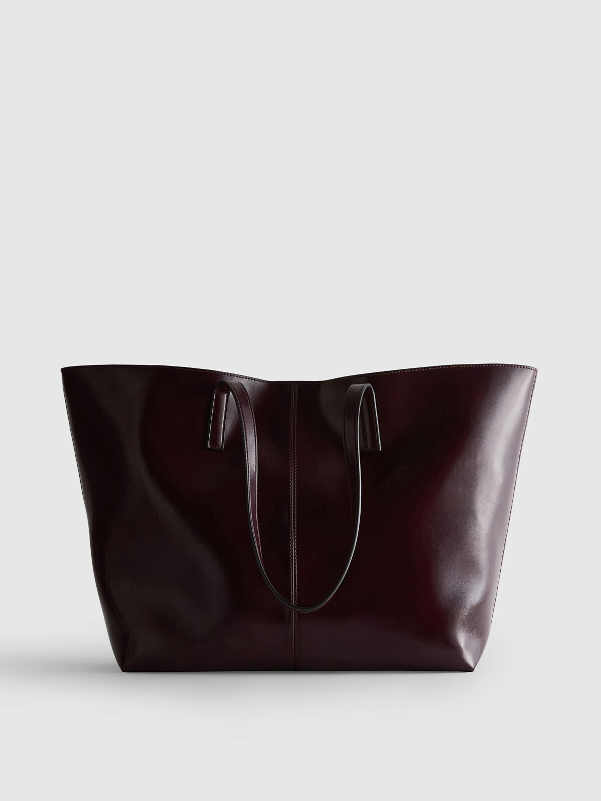 PRIMARK PRESENTS PAU ECHE PE XL HIGH SHINE SHOPPER , £18, €22,NE ONLY €24, $28, RON 105, PLN90 , HUF8000