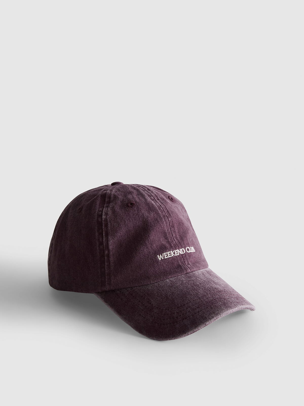 PRIMARK PRESENTS PAU ECHE PE WEEKEND CAP, £4.50, €5.50,NE ONLY €6.50, $8, RON28, PLN25, CZK150, HUF2100