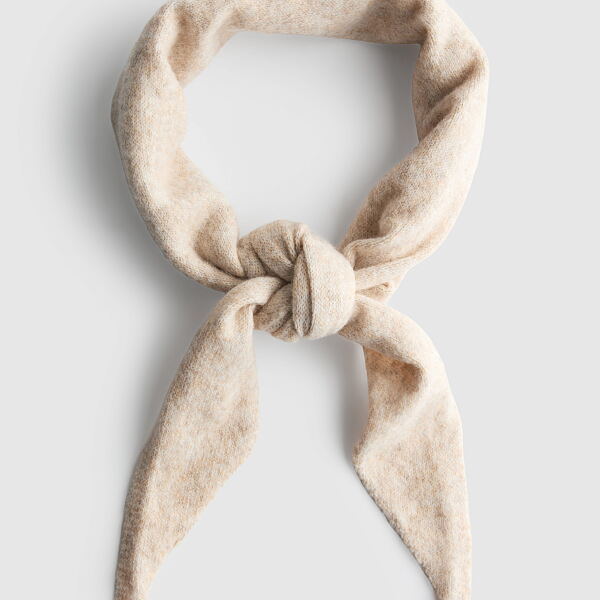 PRIMARK PRESENTS PAU ECHE PE SML TRIANGLE SCARF, £4, €5,NE ONLY €6, $7, RON25, PLN22, CZK130, HUF1900
