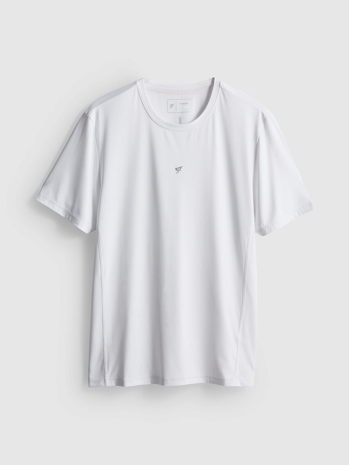 PRIMARK White Performance Tee �9 25 RON 1900 HUF 22 PLN 130 CZK 5 EUR £4