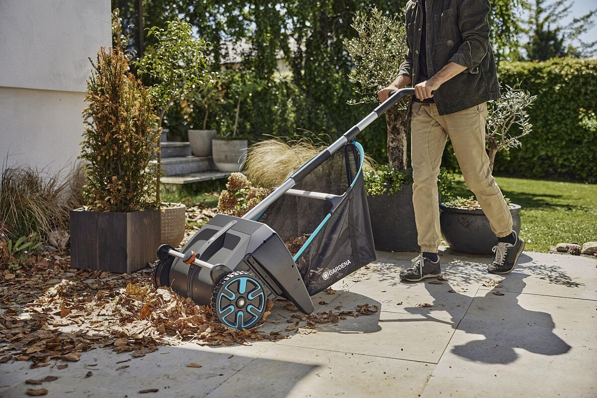 GARDENA_PA_Herbst_Gardena Laub- und Rasensammler