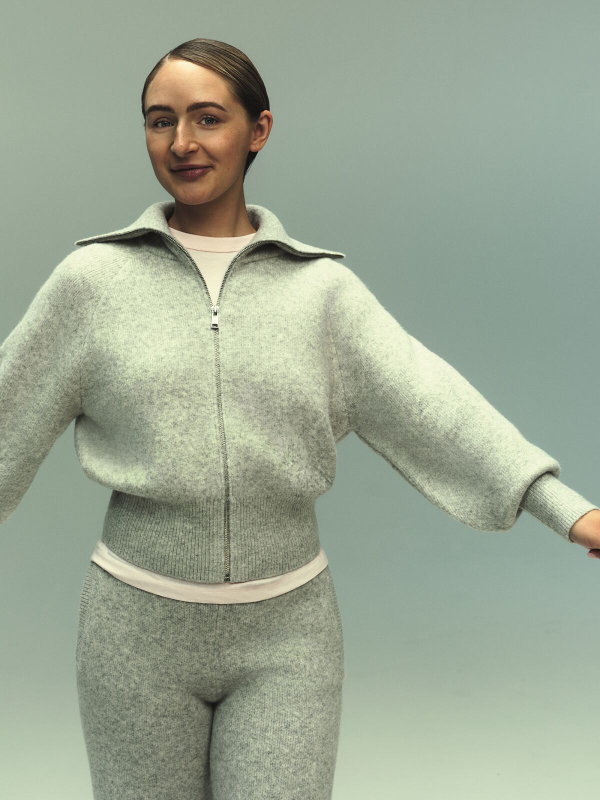 PRIMARK CO ESSENTIALL ZIP THRU, £18, €20, NE ONLY €22, �28, RON100, PLN90, CZK520, HUF7500 (2)