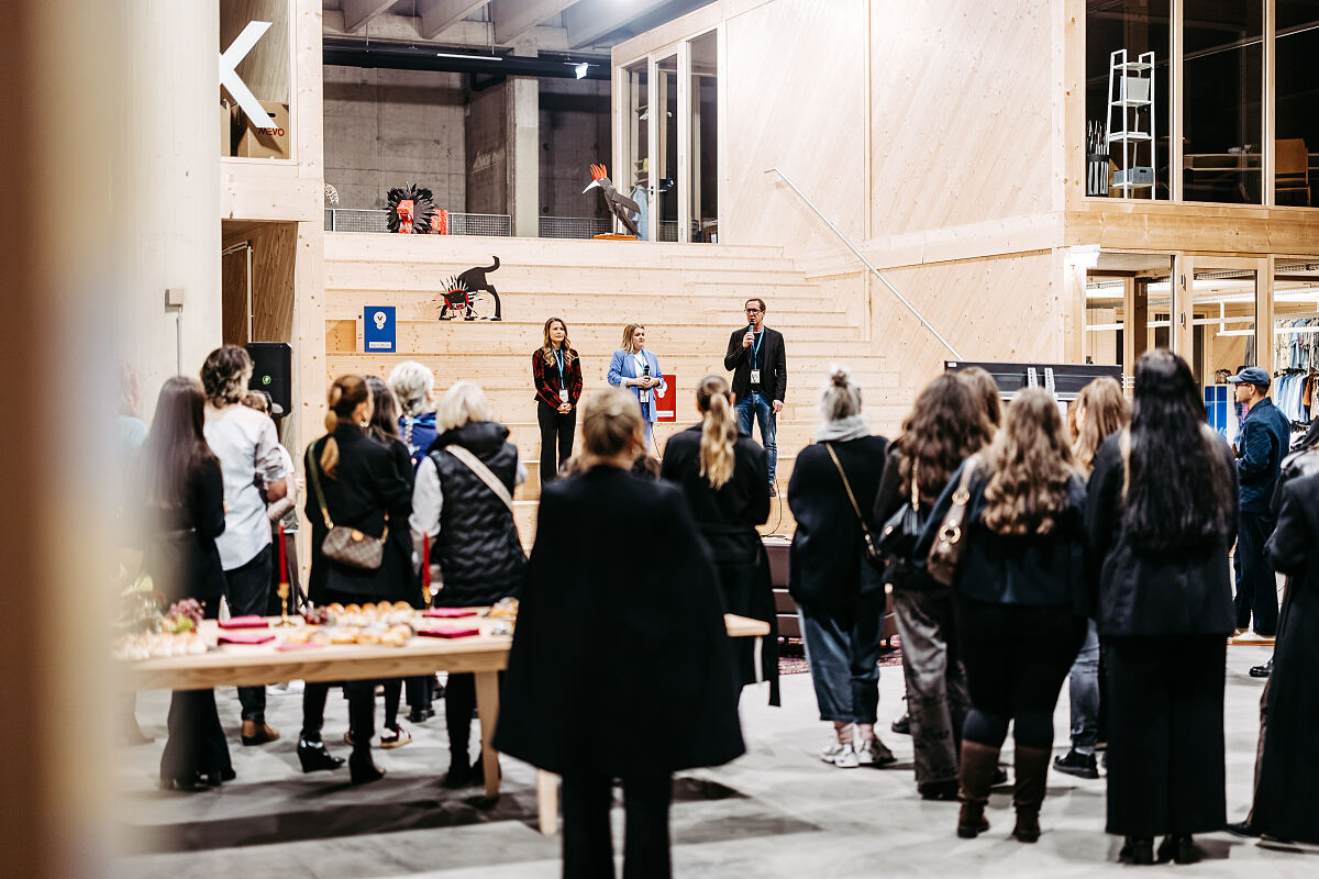 Martin Dechant, Katharina Enderle und Vivienne Riepl (v. r.) von ikp Vorarlberg eröffneten am Donnerstagabend das Event „Connect & Create“ in der CampusVäre.