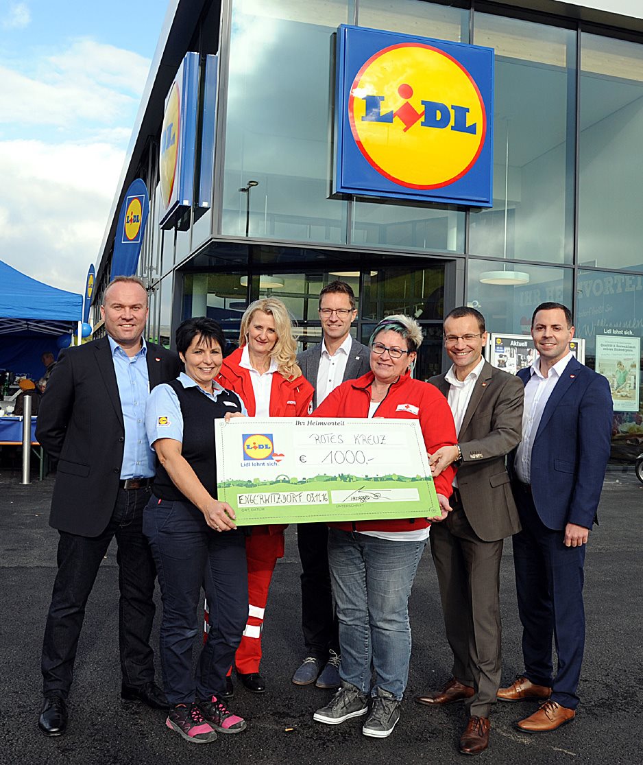 Bild_Lidl Oesterreich_Scheckuebergabe_Engerwitzdorf