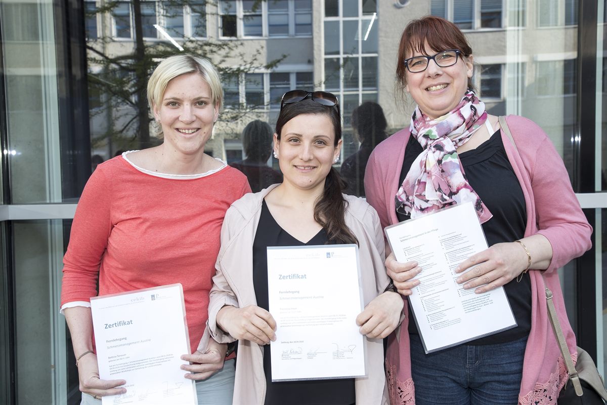 secu_PA_Tirol_Verleihung Schmerzzertifikate_Presse2_Eben