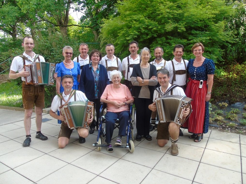 secu_PA_Pressbaum_Tanz in den Mai_Presse1