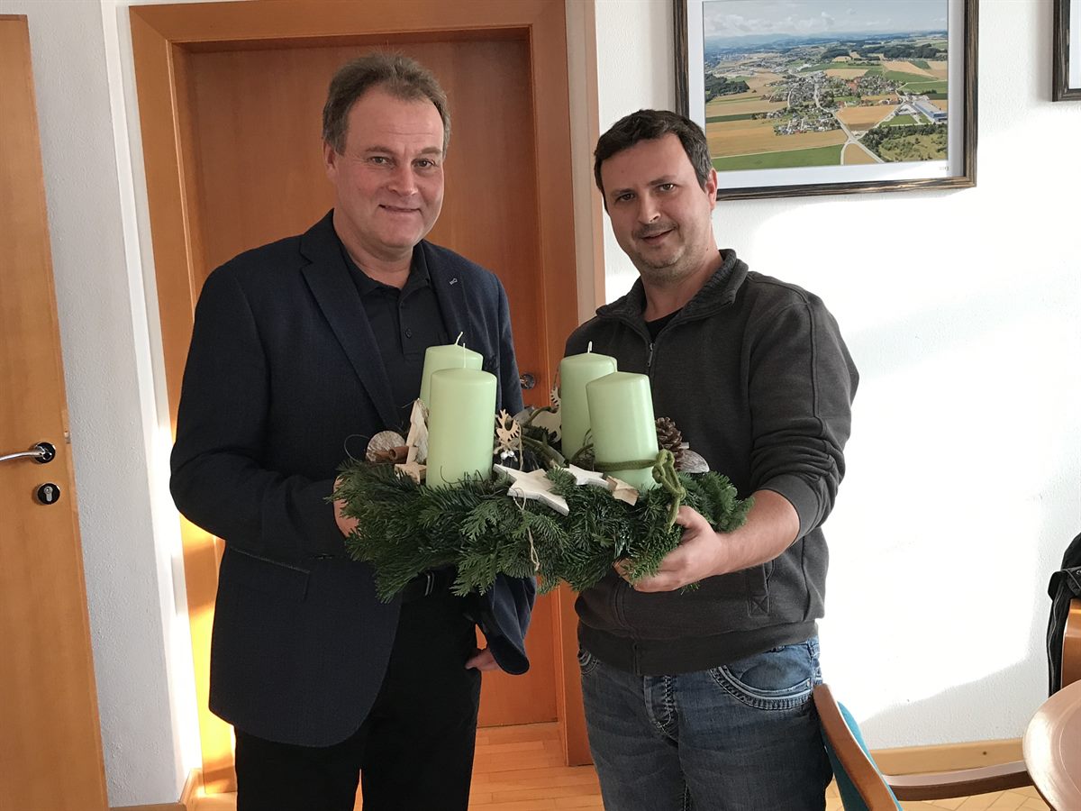 bellaflora Adventskranzübergabe in Dietach bei Steyr