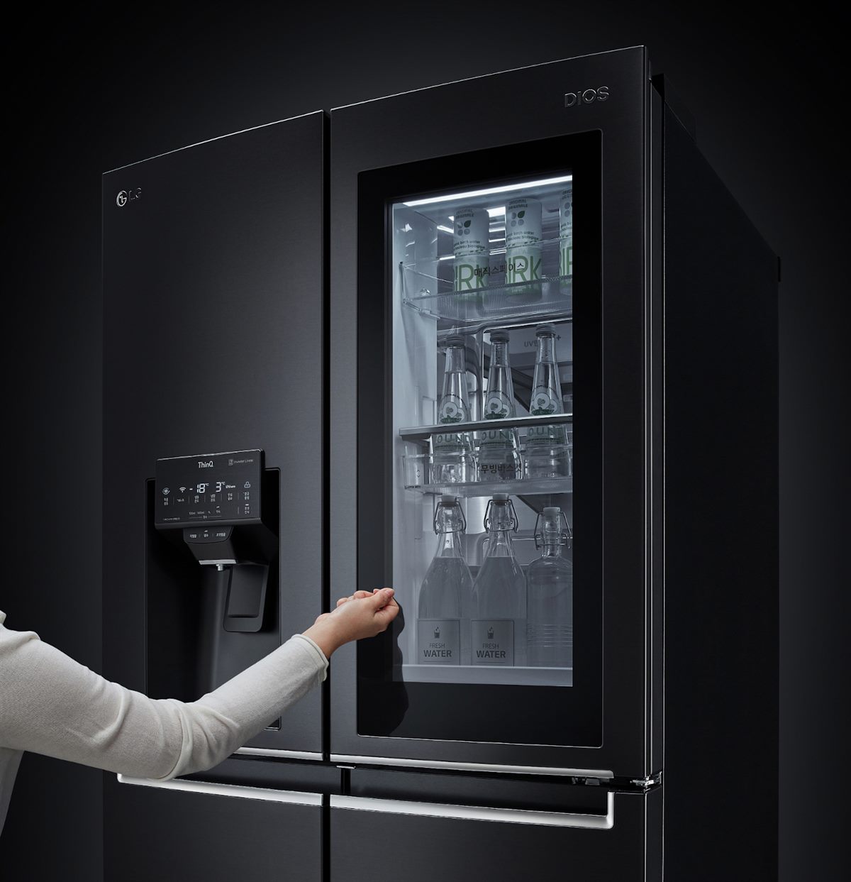 Neue LG InstaView Kühlschränke demonstrieren Hygiene-Innovationen auf der  CES 2021 - ikp Pressecenter