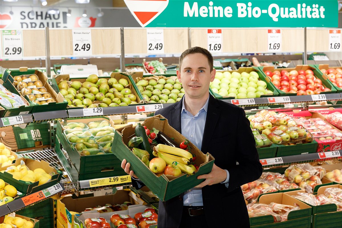 Bild 2: Alessandro Wolf präsentiert die neu Rette mich Box